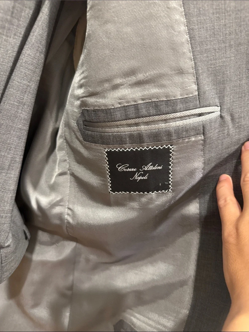 Men's Light Gray Single-Breasted Two-Button Suit Jacket